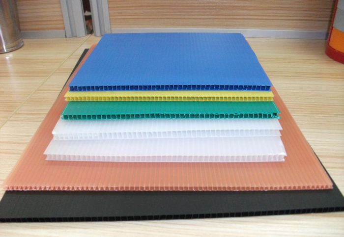 PP中空板是運用在建筑方面，防靜電抗老化環(huán)保材料